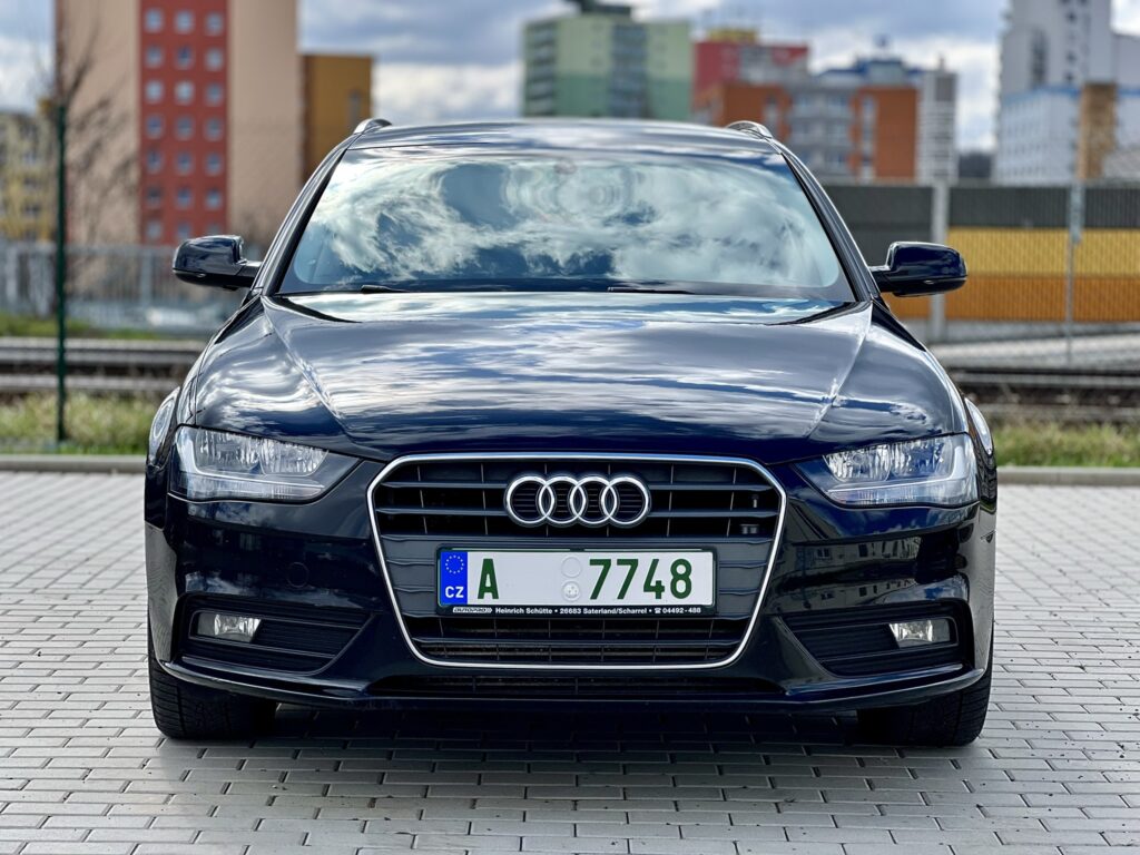Audi A4 B8 2.0 TDI 130kw - tažné zařízení, automat