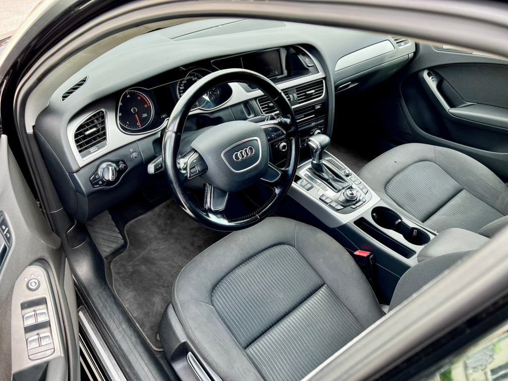 Audi A4 B8 2.0 TDI 130kw - tažné zařízení, automat