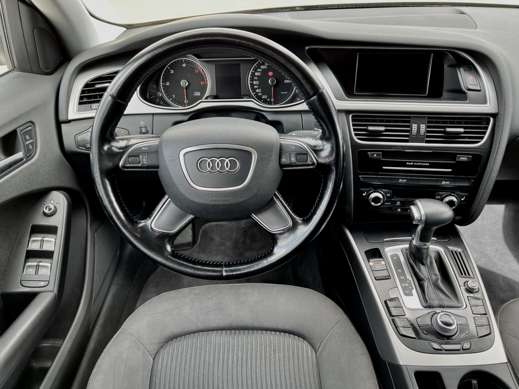 Audi A4 B8 2.0 TDI 130kw - tažné zařízení, automat